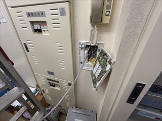 マンション管理人室用インターホン電源工事2