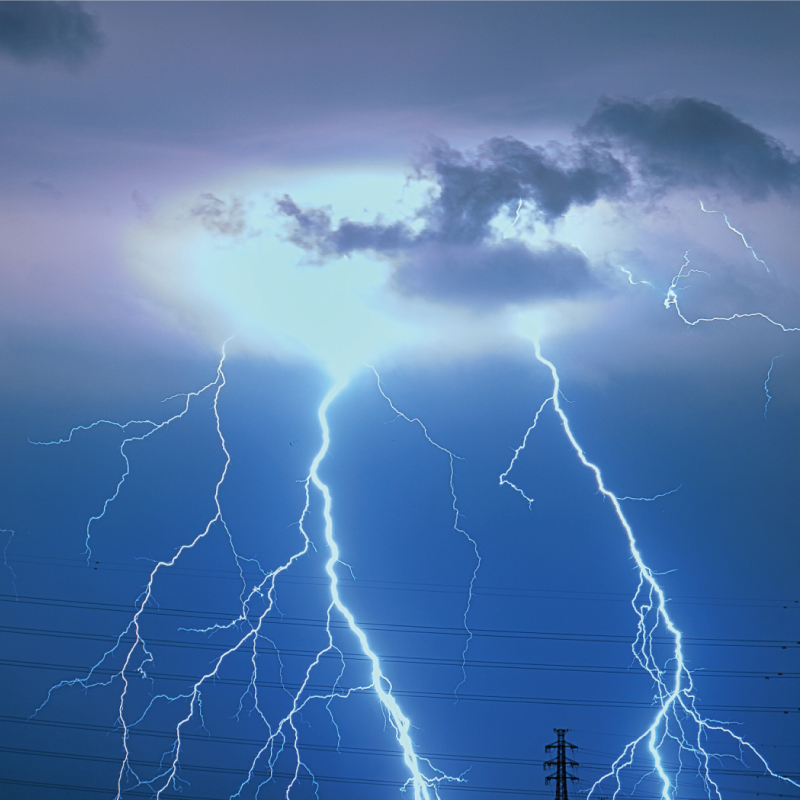 停電時にも家全体へ電気を供給できるので一年中安心(テスラパワーウォール)
