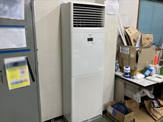 茨城県つくば市 床置きエアコン2台交換工事2