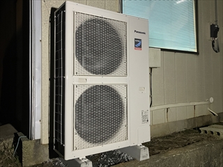 茨城県つくば市 床置きエアコン2台交換工事2