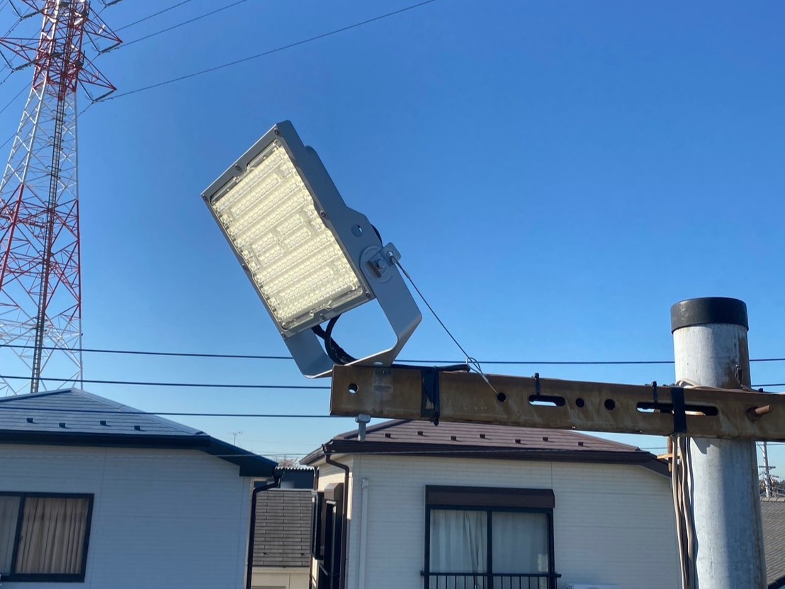 増渕電気 駐車場投光器交換工事1