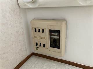 茨城県つくば市 家庭用分電盤交換・ブースター設置工事1