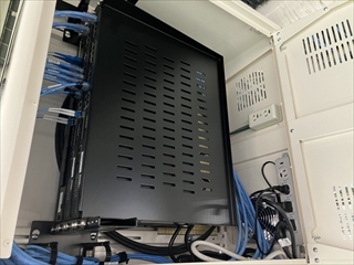 中村電設 HUB電源工事2