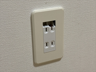 茨城県守谷市 家庭用コンセント交換工事1