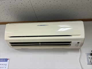 茨城県守谷市 オフィス用エアコン交換工事1