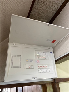 分電盤交換工事とエアコン専用コンセント設置工事2