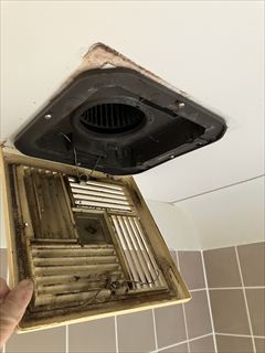 家庭用換気扇取替工事1