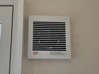 茨城県守谷市　家庭用換気扇（２台）交換2