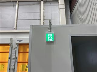誘導灯取付工事2