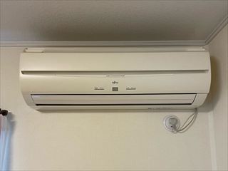 茨城県つくばみらい市　家庭用エアコン交換工事1