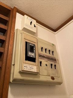 家庭用分電盤交換工事てインターホン交換工事5