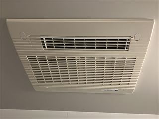 茨城県牛久市　家庭用浴室換気乾燥機交換工事