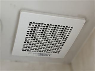 茨城県土浦市　家庭用浴室換気扇交換＋ダクト工事