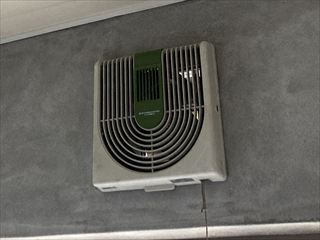 茨城県牛久市　家庭用換気扇交換工事