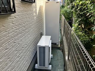 茨城県守谷市　家庭用エコキュート交換、コンセント・スイッチ交換、ドアホン交換、ダウンライト交換、キッチン手元照明交換、屋外照明交換工事