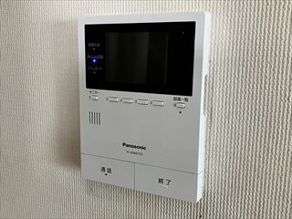 茨城県守谷市　家庭用エコキュート交換、コンセント・スイッチ交換、ドアホン交換、ダウンライト交換、キッチン手元照明交換、屋外照明交換工事