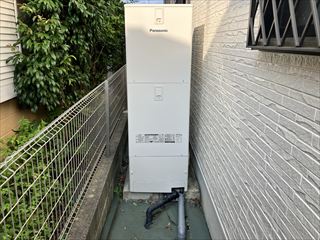 茨城県守谷市　家庭用エコキュート交換、コンセント・スイッチ交換、ドアホン交換、ダウンライト交換、キッチン手元照明交換、屋外照明交換工事