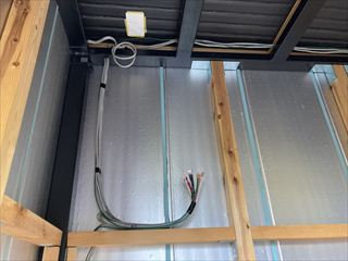 茨城県牛久市　プレハブ電源敷設工事