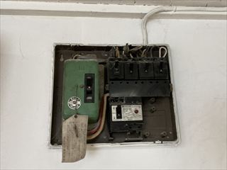 茨城県取手市 家庭用ダクトレール、コンセント増設、分電盤交換工事