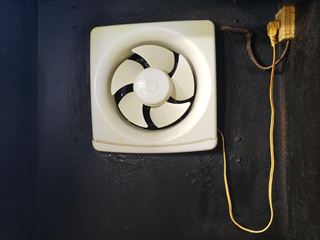 茨城県守谷市　家庭用換気扇交換工事