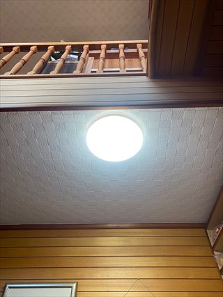 玄関照明器具交換工事