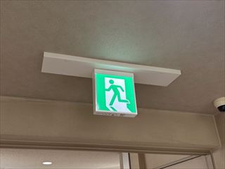 茨城県下妻市　施設用誘導灯交換、駐車場LED化、換気扇交換工事