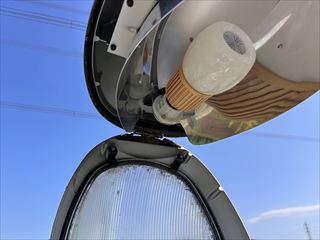 茨城県下妻市　施設用誘導灯交換、駐車場LED化、換気扇交換工事