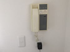 まちの電気屋さんグループのマンションLED化設置作業