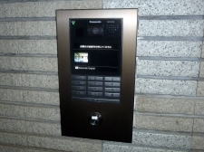 アパートマンションのインターホンリニューアル工事なら、まちの電気屋さんグループ
