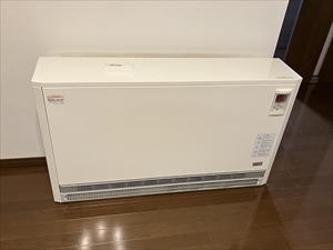 茨城県守谷市　蓄熱暖房機工事1