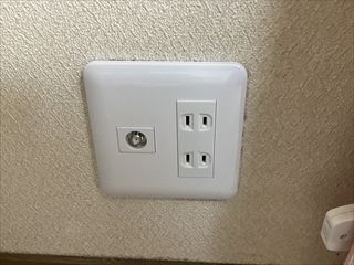 千葉県流山市　コンセント交換工事2