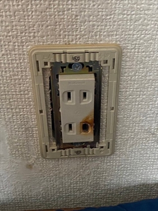 はまでん　コンセント交換工事1