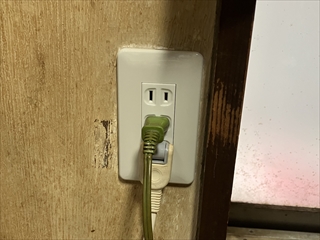 中村電設　コンセント交換工事1