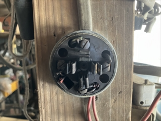 中村電設　動力用コンセント交換工事1