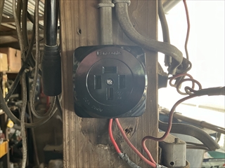 中村電設　動力用コンセント交換工事1