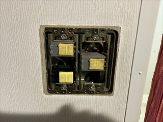 中村電設　スイッチ交換工事1